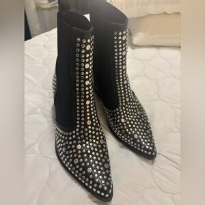 Women’s Studded Ankle Boots - black
